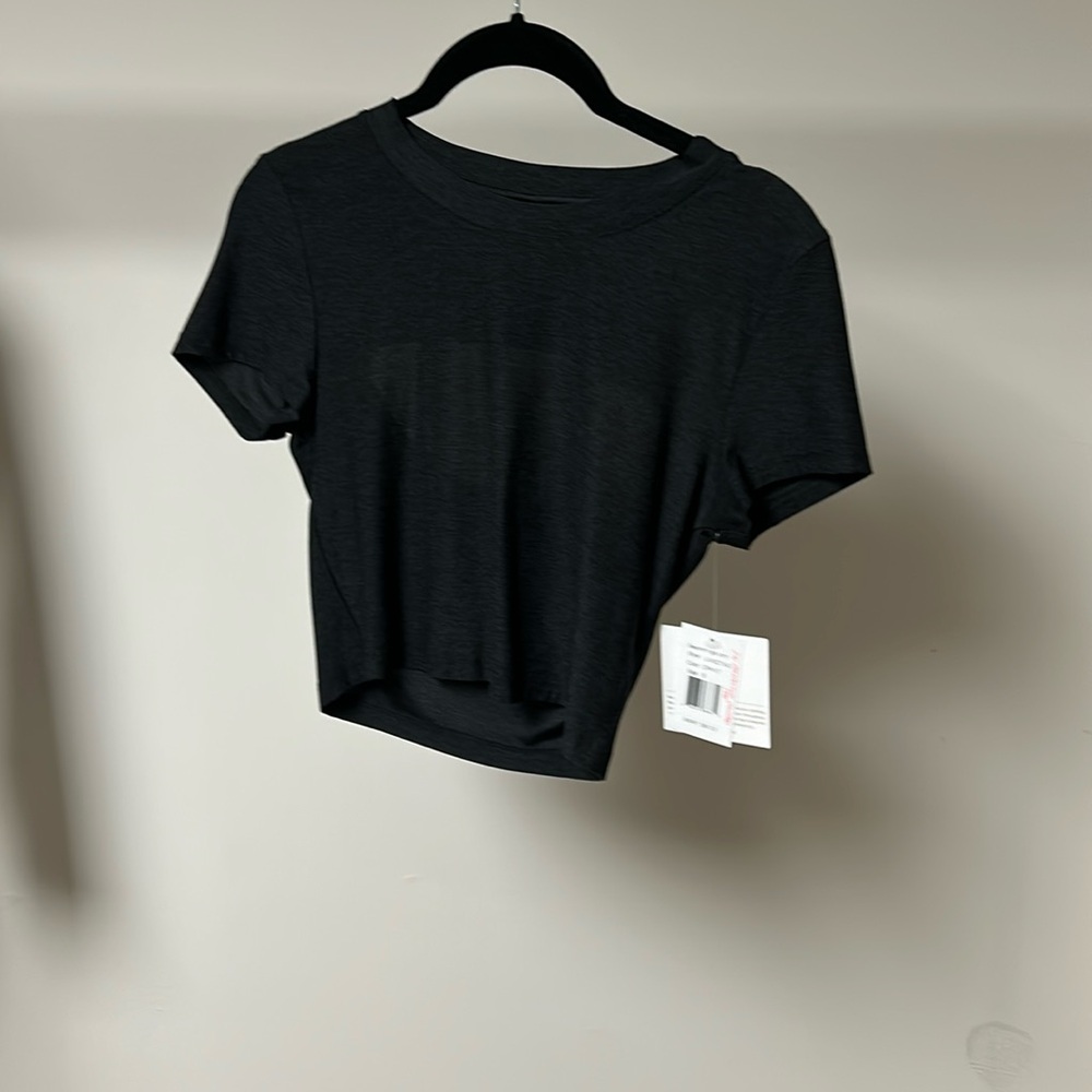 Beyond yoga feather weight perspective cropped tee dark night